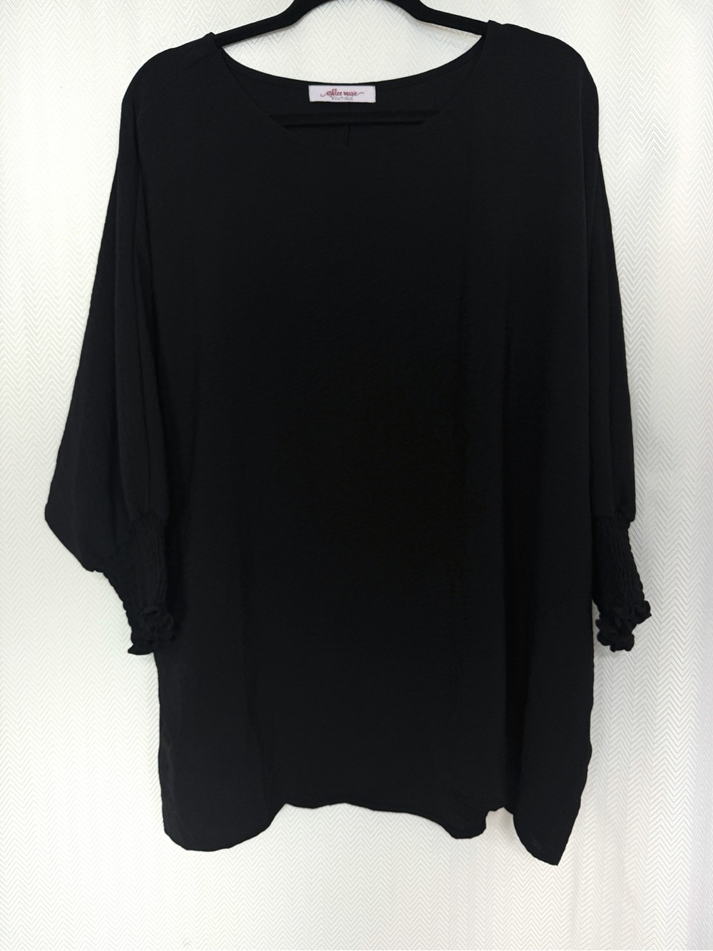 Ashlee Marie Boutique Dolman Sleeve Women's Top with 3/4 Smocked Sleeves Size 2X